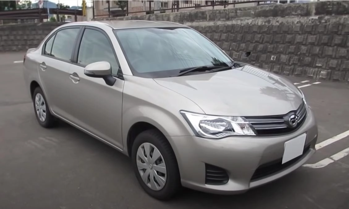TOYOTA COROLLA AXIO 2012. Обзор экстерьера и интерьера.