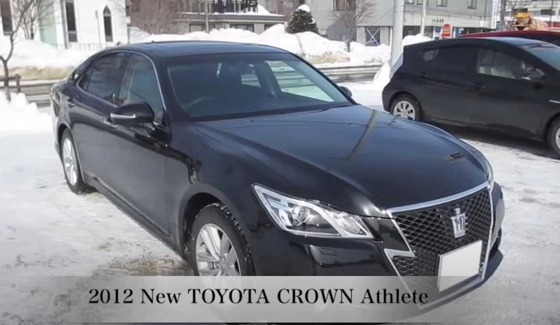 TOYOTA CROWN Athlete 2013. Обзор экстерьера и интерьера.