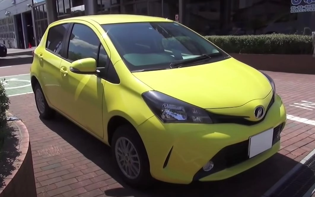 TOYOTA Vitz 2014. Обзор экстерьера и интерьера.