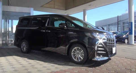 TOYOTA ALPHARD 2018, Гибрид, 4WD. Обзор экстерьера и интерьера.