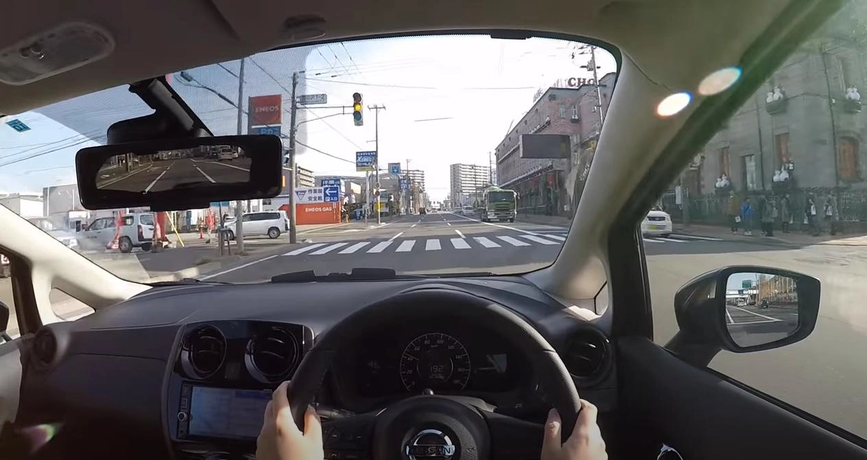 NISSAN NOTE 2016/2017 MEDALIST e-POWER - POV City Drive