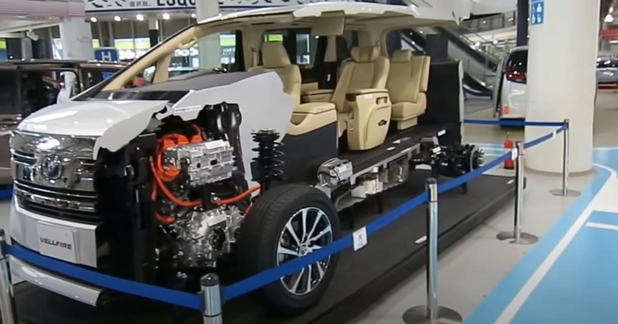 Toyota VELLFIRE 2015. Кузов в разрезе.
