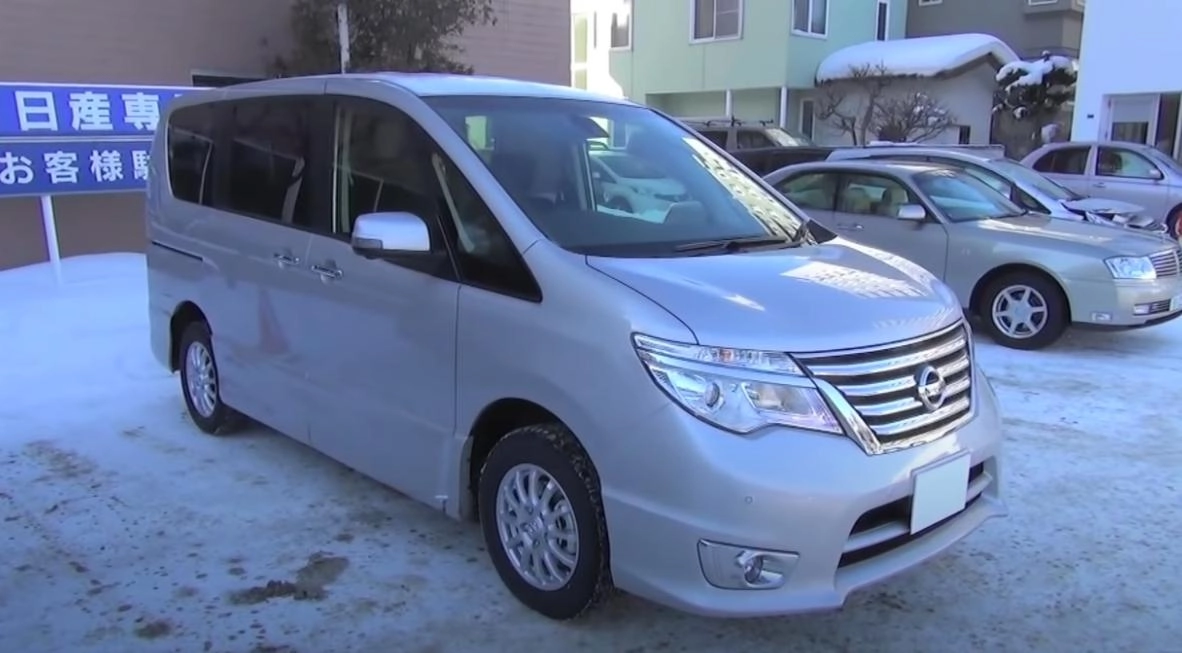 NISSAN SERENA 2013, HighwaySTAR. Обзор экстерьера и интерьера.